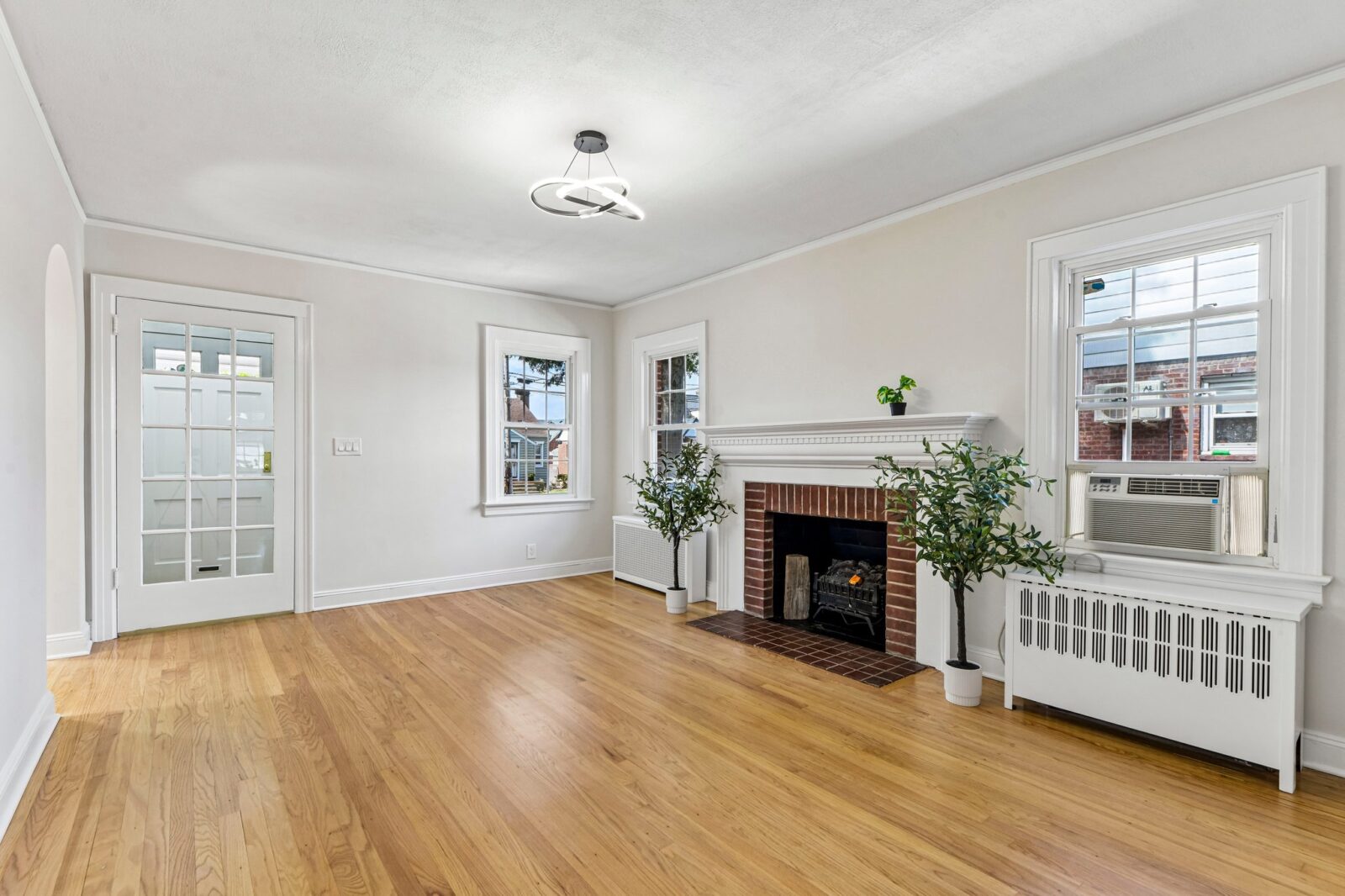 10-web-or-mls-Paul Ave-S1909-008