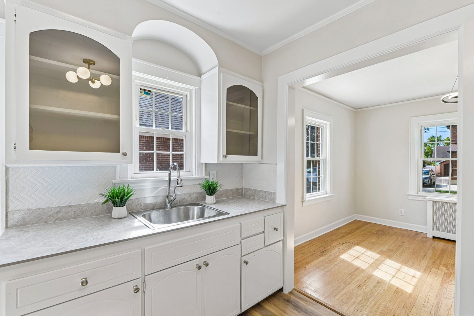 11-web-or-mls-Paul Ave-S1909-009