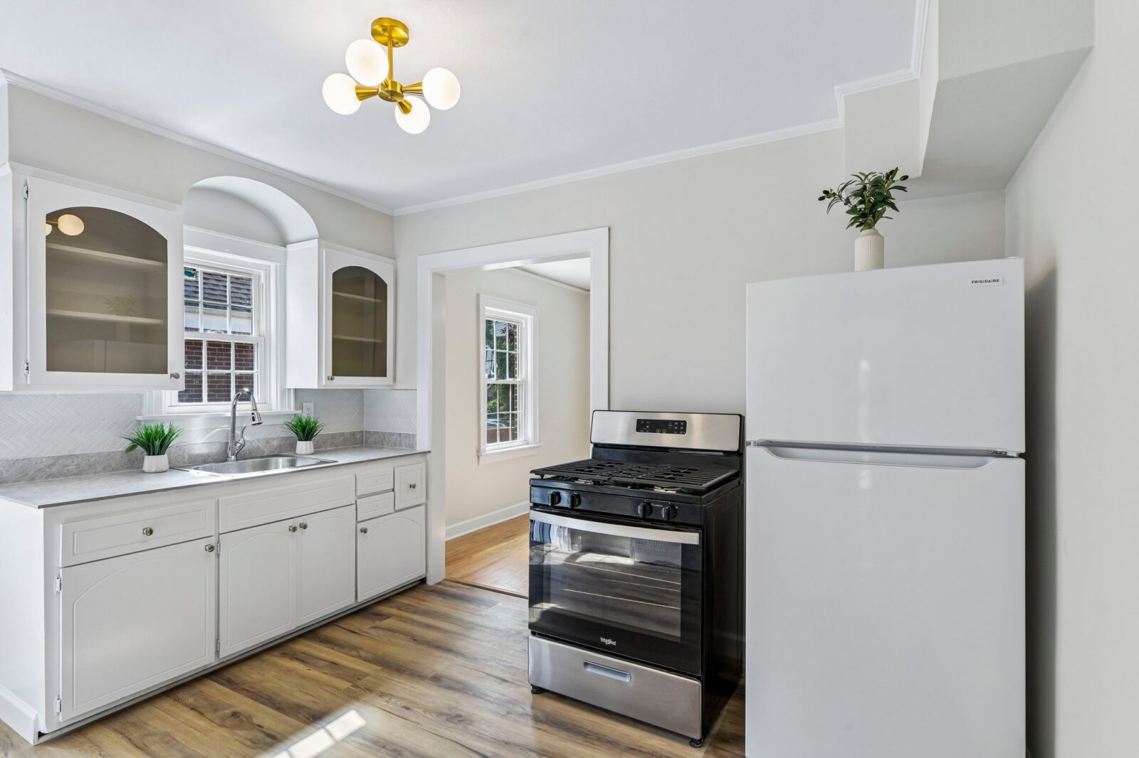 12-web-or-mls-Paul Ave-S1909-010