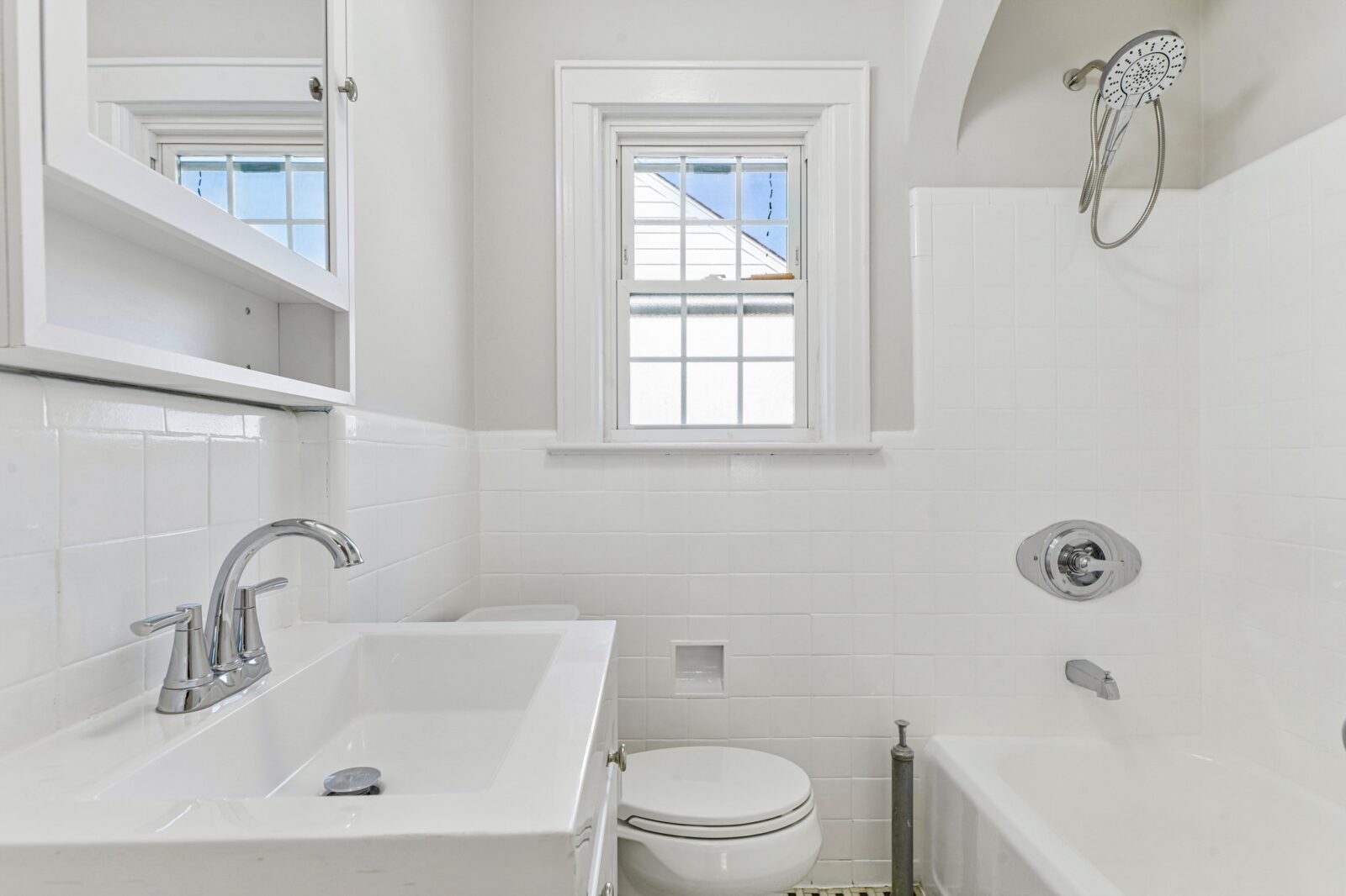 16-web-or-mls-Paul Ave-S1909-014