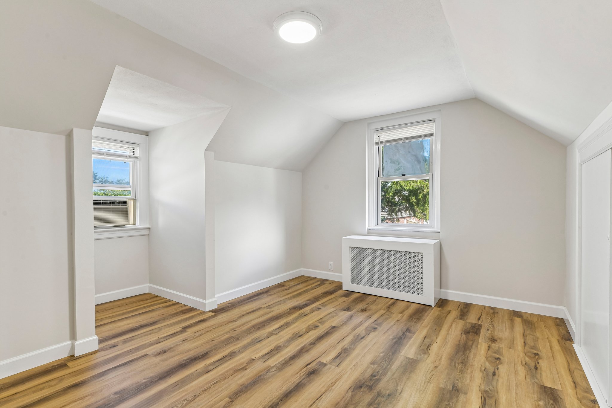27-web-or-mls-Paul Ave-S1909-025